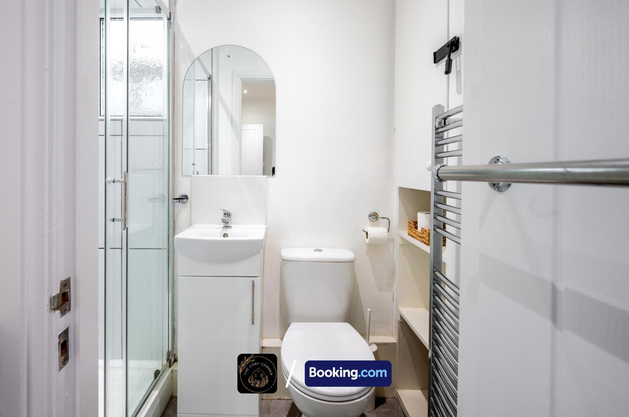 شقة Cosy 3-Bed House, Garden & Free Parking In Stretford مانشستر المظهر الخارجي الصورة