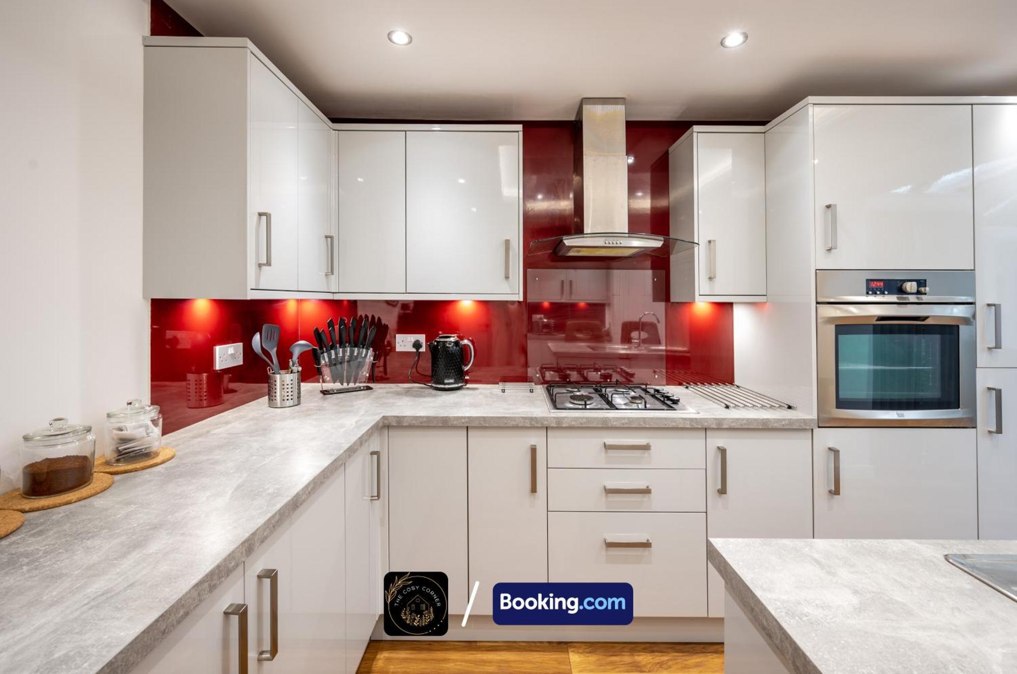 شقة Cosy 3-Bed House, Garden & Free Parking In Stretford مانشستر المظهر الخارجي الصورة