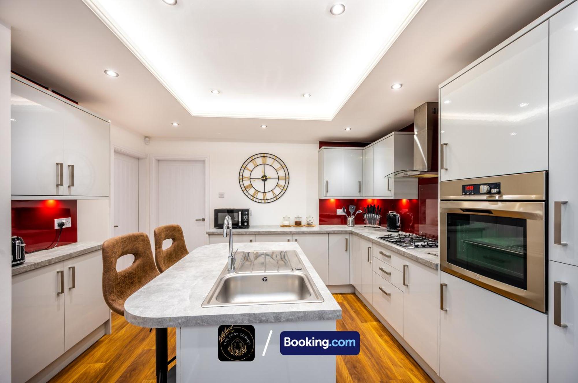 شقة Cosy 3-Bed House, Garden & Free Parking In Stretford مانشستر المظهر الخارجي الصورة