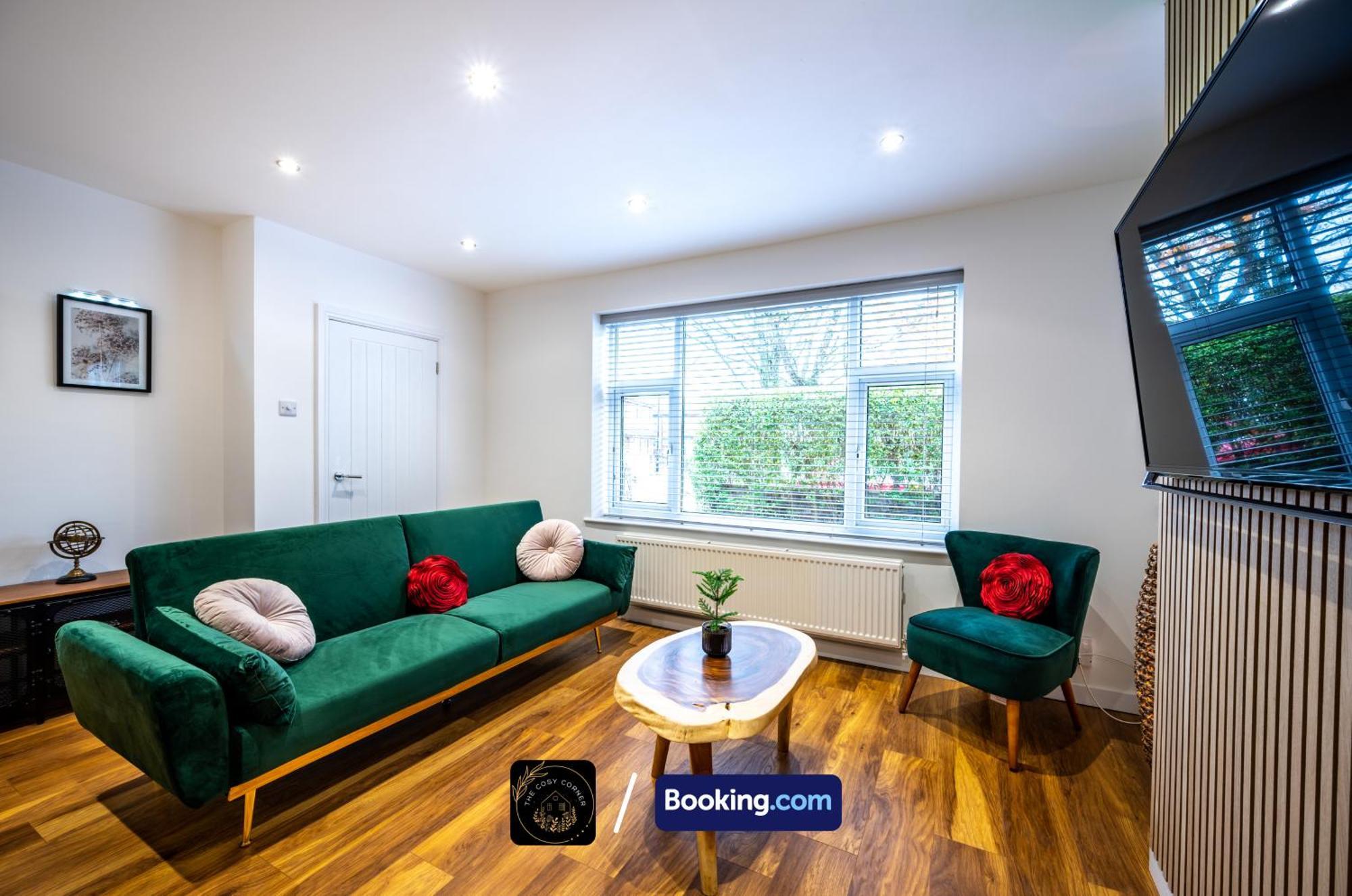 شقة Cosy 3-Bed House, Garden & Free Parking In Stretford مانشستر المظهر الخارجي الصورة