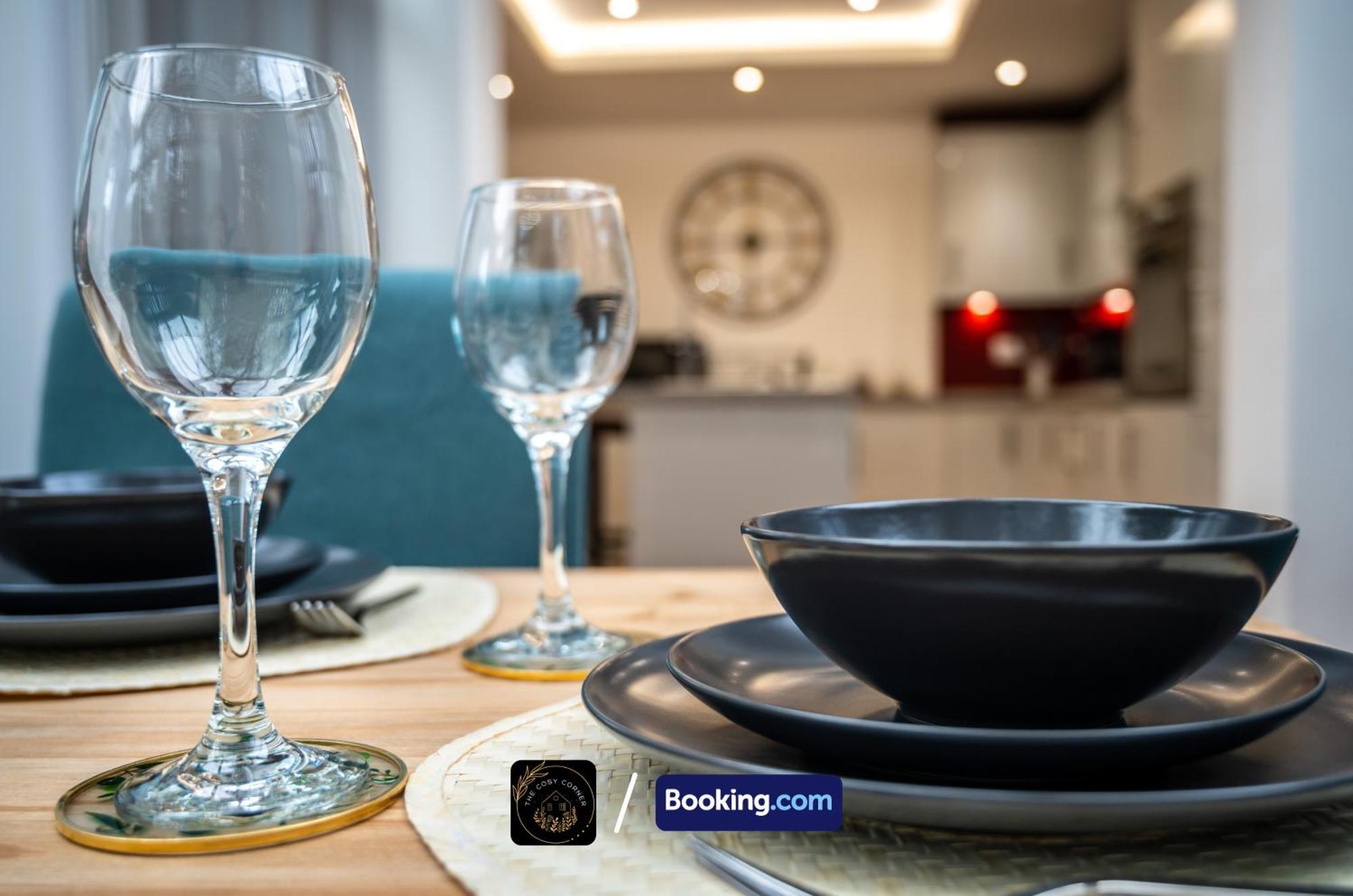 شقة Cosy 3-Bed House, Garden & Free Parking In Stretford مانشستر المظهر الخارجي الصورة