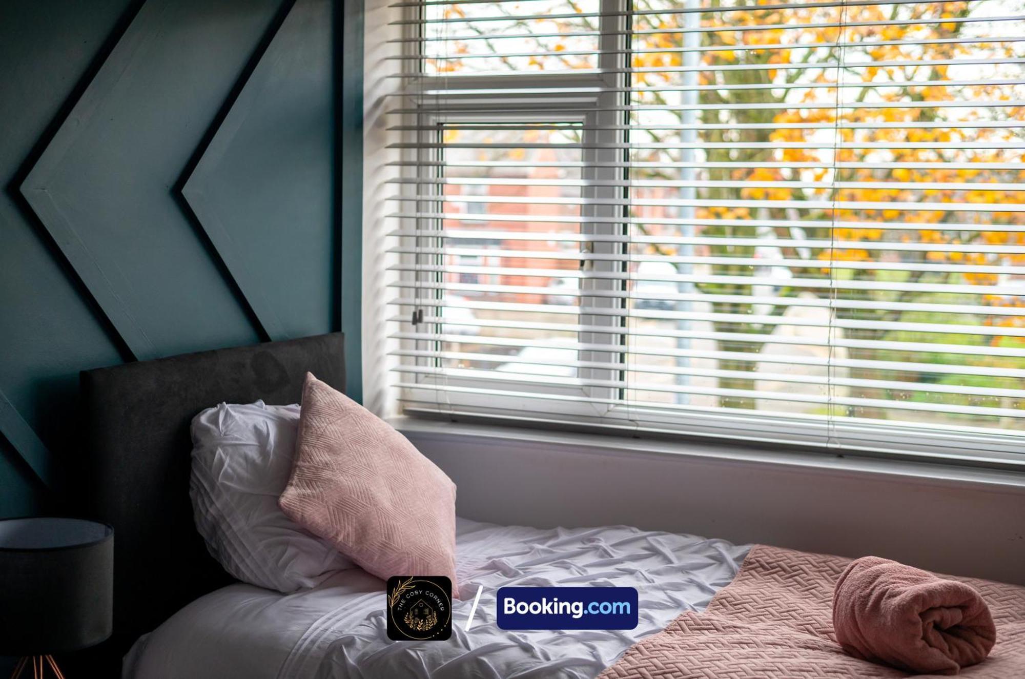 شقة Cosy 3-Bed House, Garden & Free Parking In Stretford مانشستر المظهر الخارجي الصورة