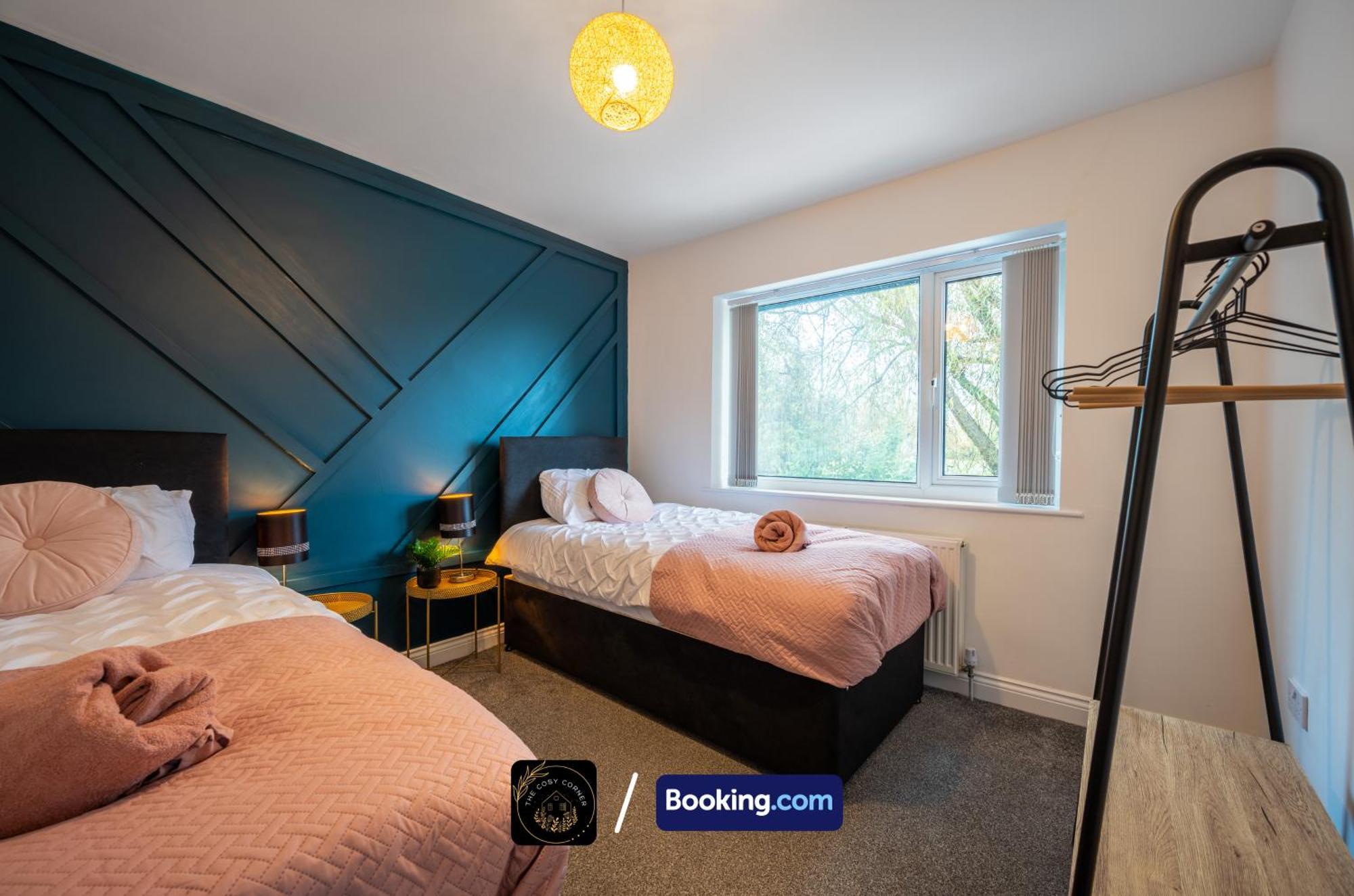 شقة Cosy 3-Bed House, Garden & Free Parking In Stretford مانشستر المظهر الخارجي الصورة