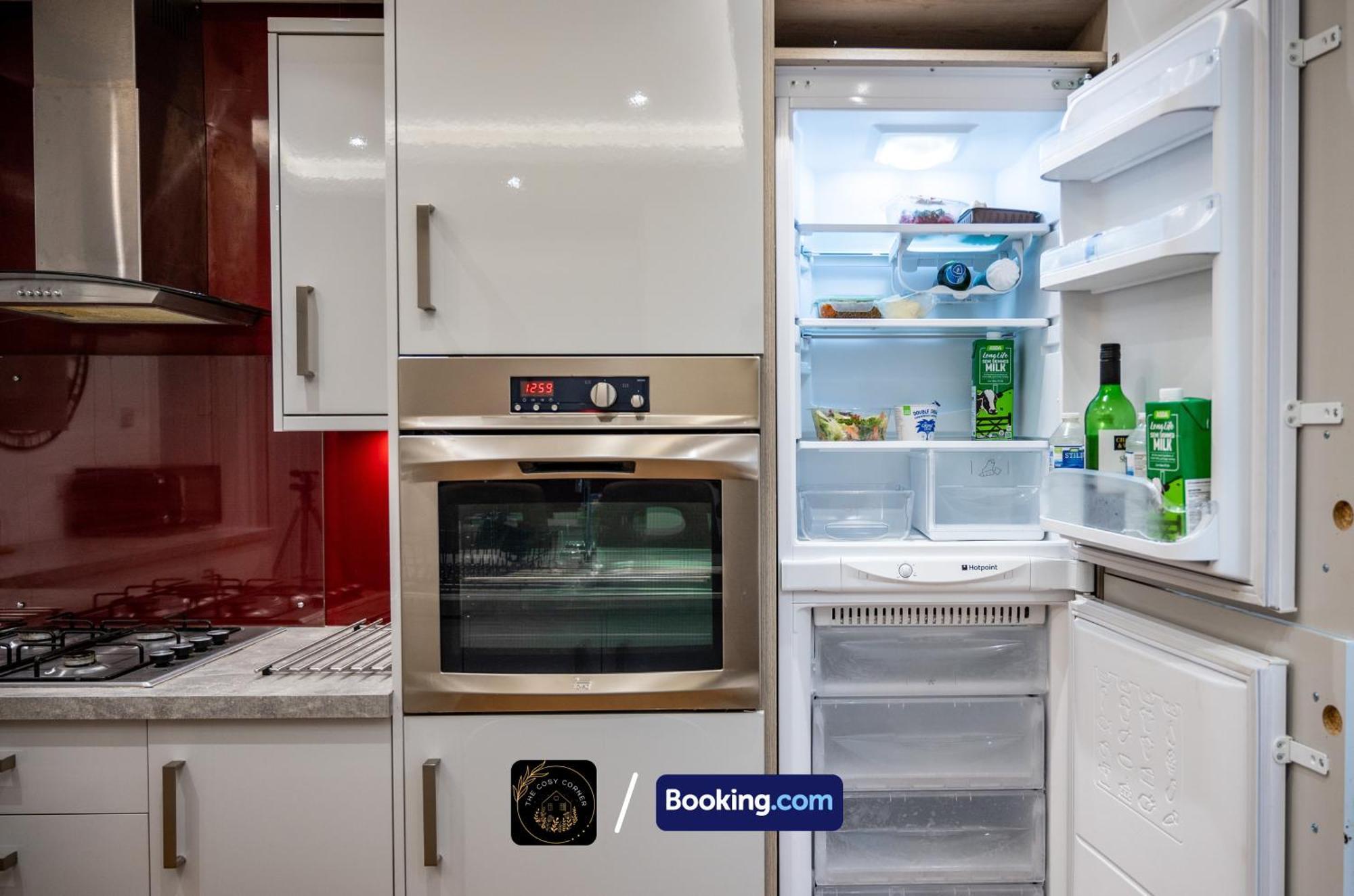 شقة Cosy 3-Bed House, Garden & Free Parking In Stretford مانشستر المظهر الخارجي الصورة