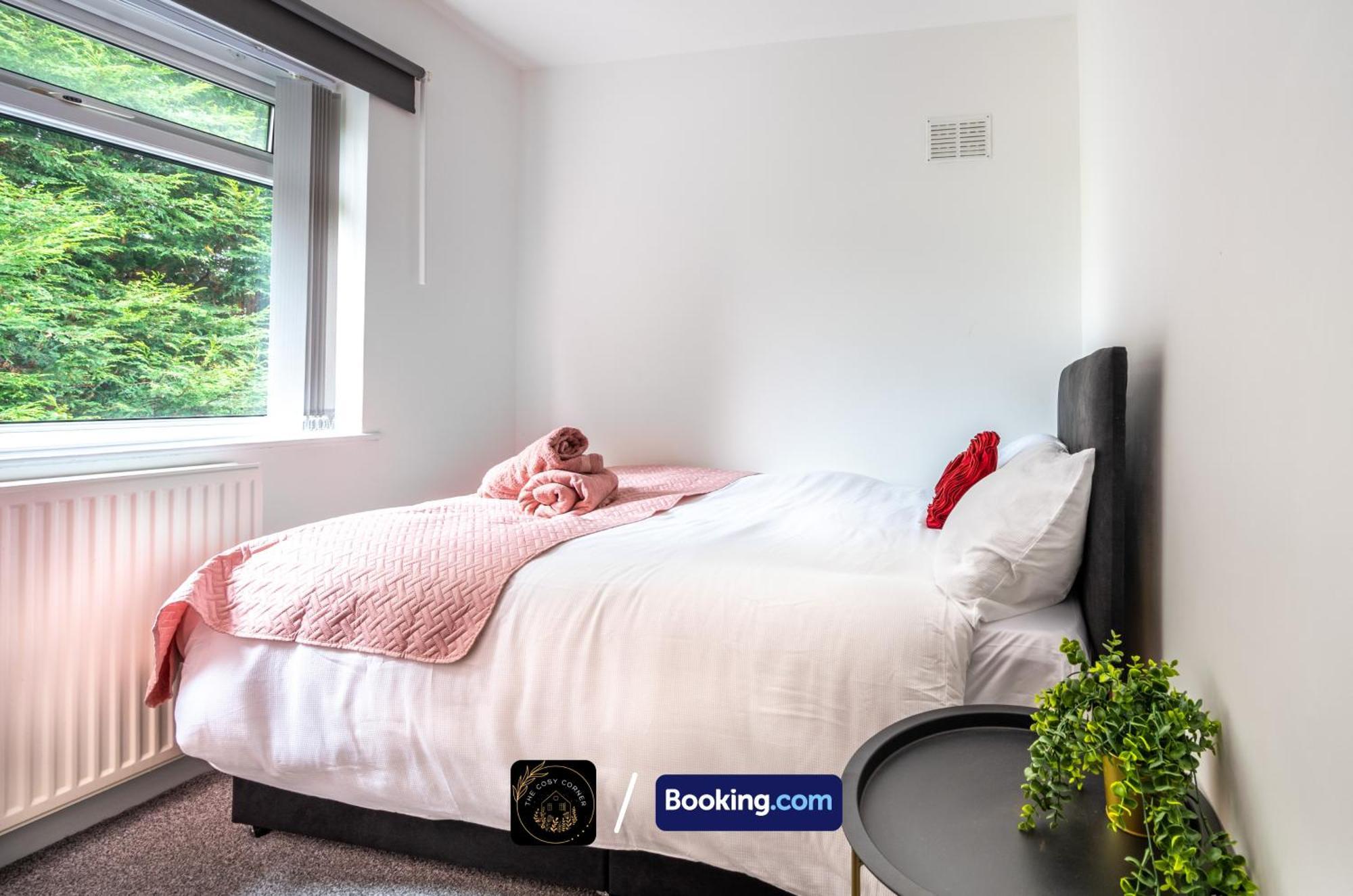 شقة Cosy 3-Bed House, Garden & Free Parking In Stretford مانشستر المظهر الخارجي الصورة