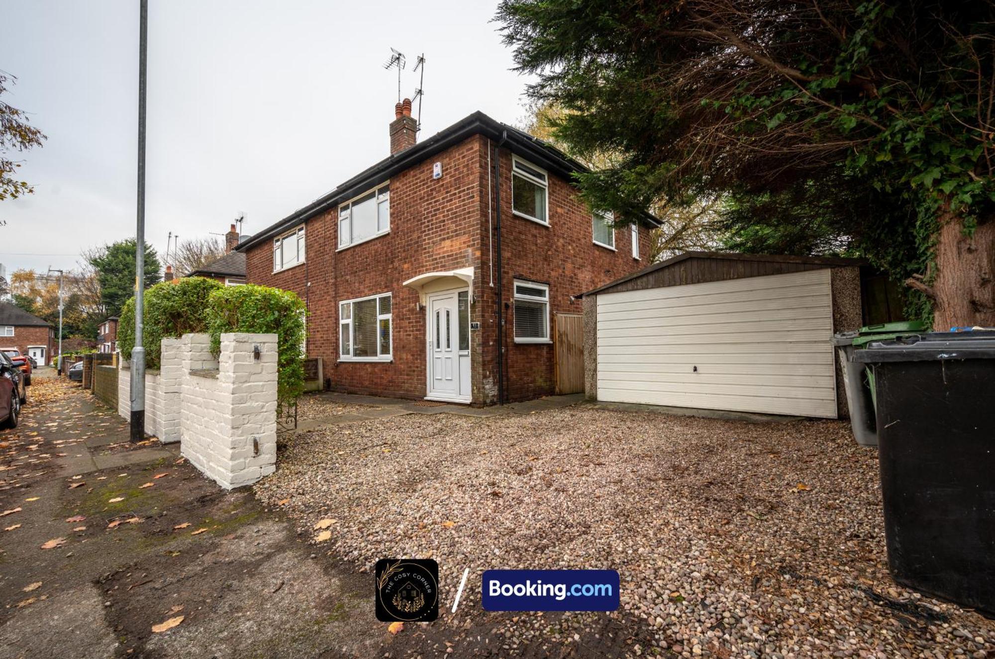 شقة Cosy 3-Bed House, Garden & Free Parking In Stretford مانشستر المظهر الخارجي الصورة
