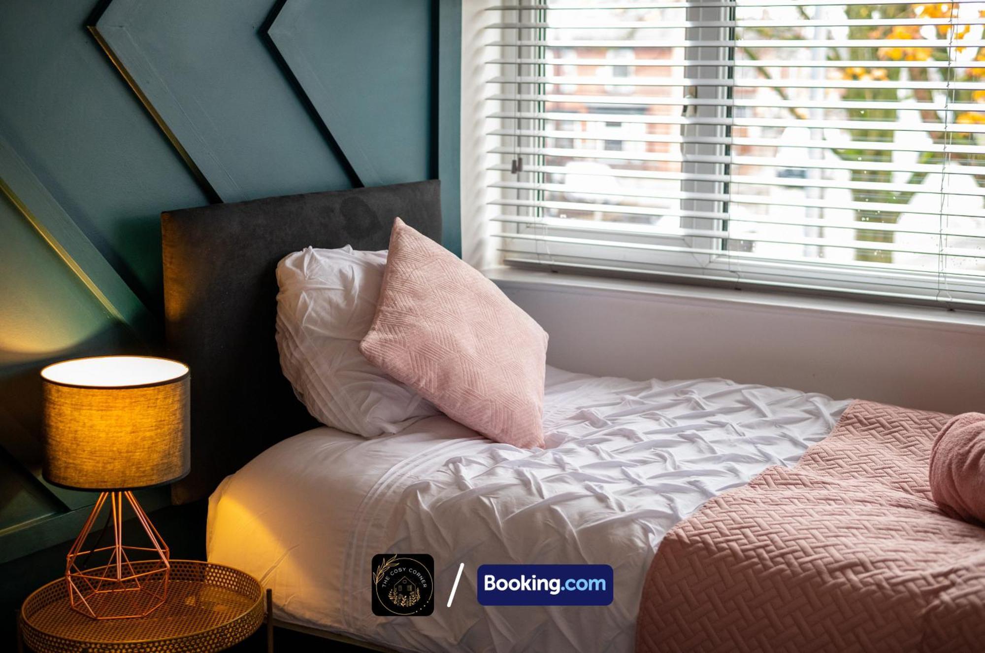 شقة Cosy 3-Bed House, Garden & Free Parking In Stretford مانشستر المظهر الخارجي الصورة